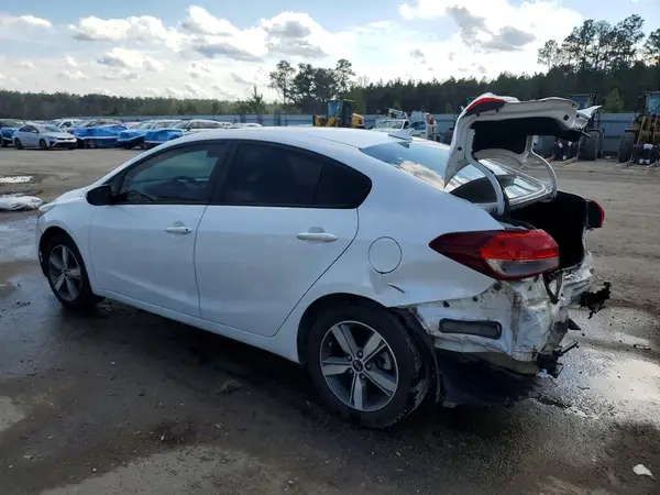 3KPFL4A7XJE200476 2018 KIA FORTE - Image 2