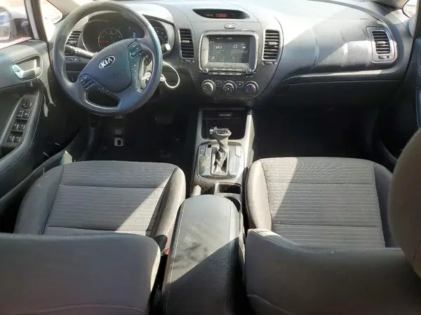 3KPFL4A7XJE200476 2018 KIA FORTE - Image 8