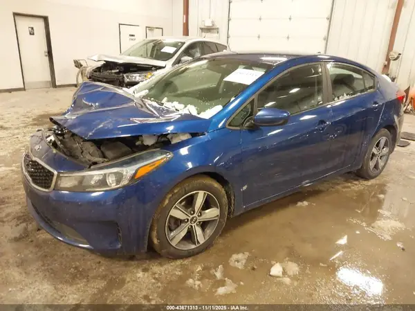 3KPFL4A7XJE201594 2018 KIA FORTE - Image 2