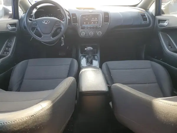 3KPFL4A7XJE205581 2018 KIA FORTE - Image 8