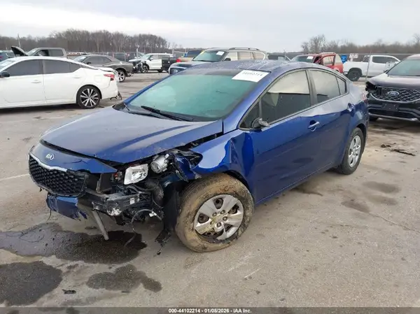 3KPFL4A7XJE205600 2018 KIA FORTE - Image 2