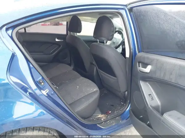 3KPFL4A7XJE205600 2018 KIA FORTE - Image 8