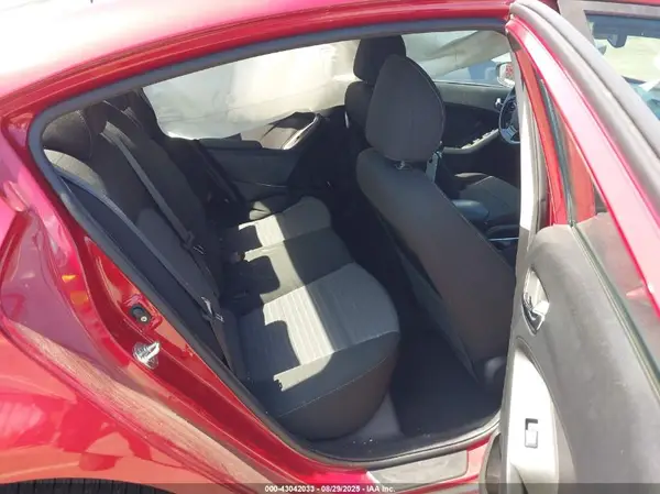 3KPFL4A7XJE206925 2018 KIA FORTE - Image 8