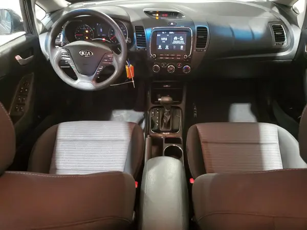 3KPFL4A7XJE208142 2018 KIA FORTE - Image 8