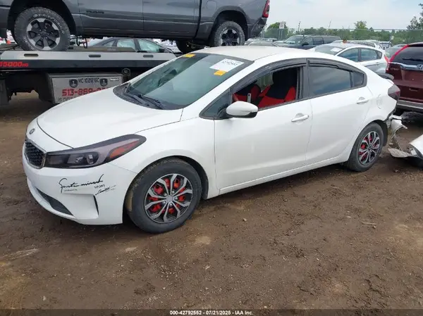 3KPFL4A7XJE210036 2018 KIA FORTE - Image 2