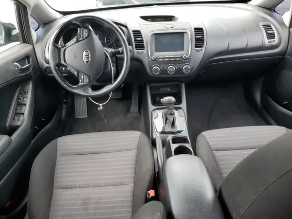 3KPFL4A7XJE210814 2018 KIA FORTE - Image 8