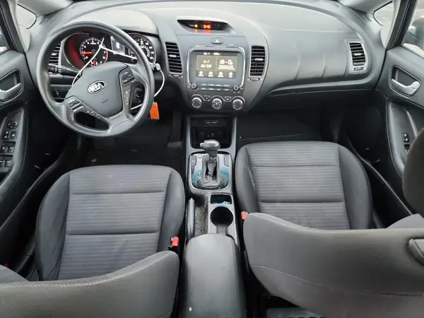 3KPFL4A7XJE211171 2018 KIA FORTE - Image 8