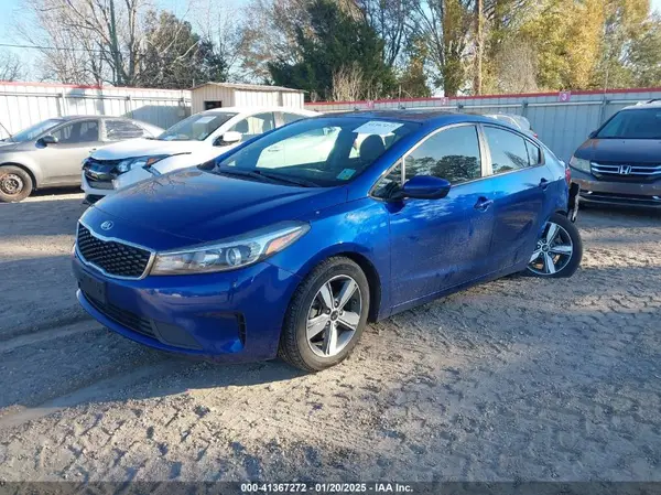 3KPFL4A7XJE214216 2018 KIA FORTE - Image 2