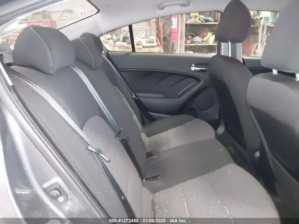 3KPFL4A7XJE215656 2018 KIA FORTE - Image 8