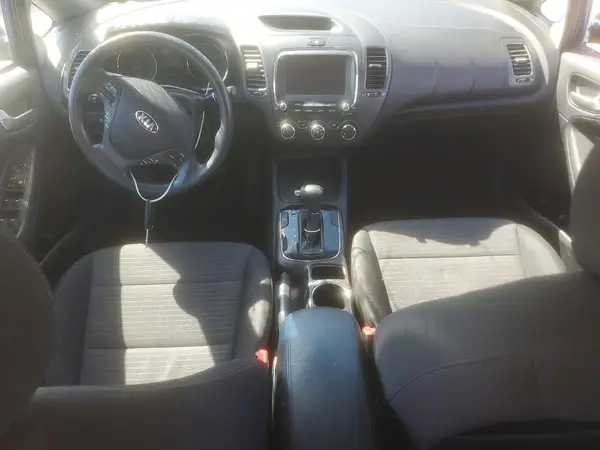 3KPFL4A7XJE216158 2018 KIA FORTE - Image 8