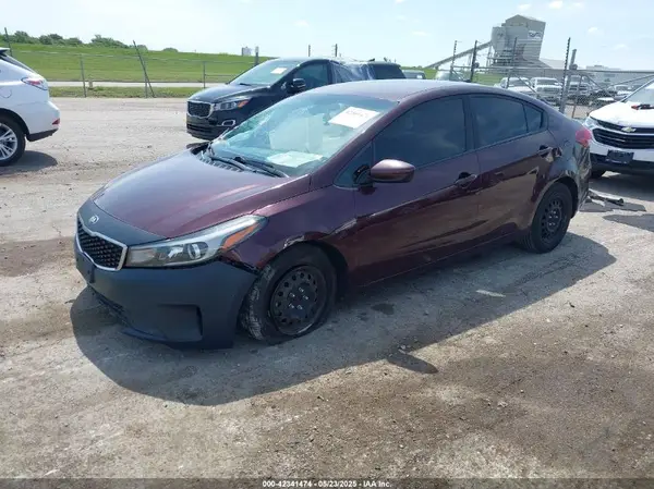 3KPFL4A7XJE217259 2018 KIA FORTE - Image 2