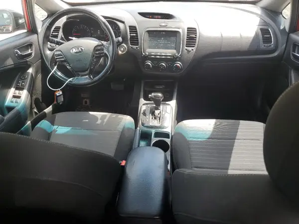 3KPFL4A7XJE217794 2018 KIA FORTE - Image 8