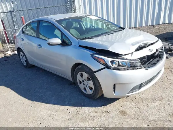 3KPFL4A7XJE218220 2018 KIA FORTE - Image 1
