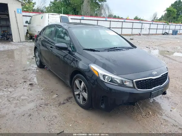 3KPFL4A7XJE219433 2018 KIA FORTE - Image 1