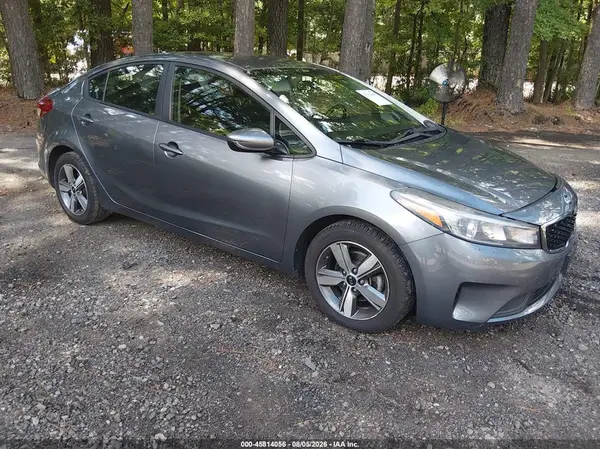 3KPFL4A7XJE220596 2018 KIA FORTE - Image 1