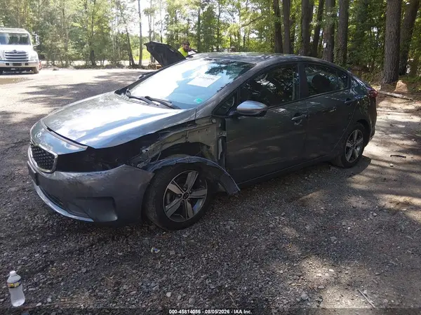3KPFL4A7XJE220596 2018 KIA FORTE - Image 2