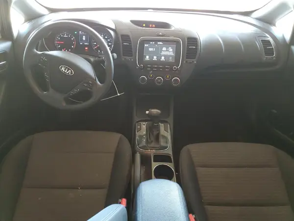 3KPFL4A7XJE221974 2018 KIA FORTE - Image 8
