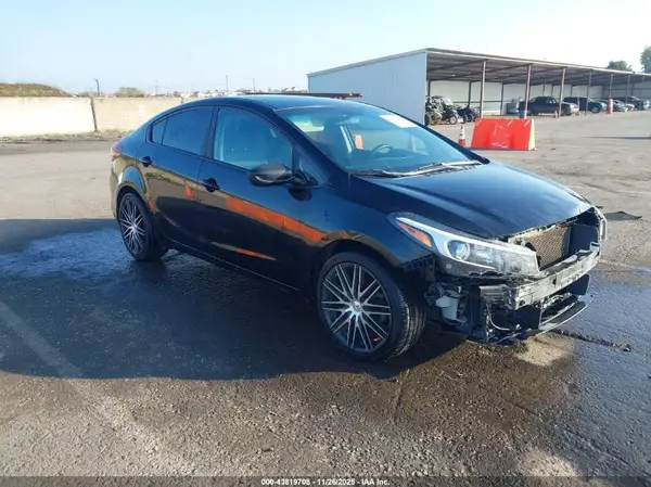 3KPFL4A7XJE224454 2018 KIA FORTE - Image 1