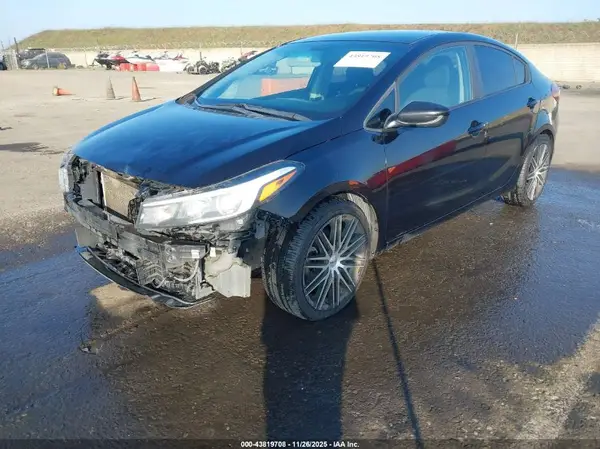 3KPFL4A7XJE224454 2018 KIA FORTE - Image 2
