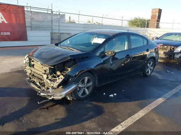 3KPFL4A7XJE226267 2018 KIA FORTE - Image 2