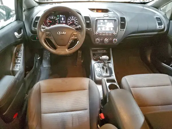 3KPFL4A7XJE227693 2018 KIA FORTE - Image 8