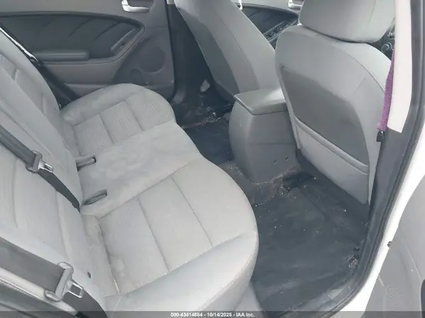 3KPFL4A7XJE233672 2018 KIA FORTE - Image 8