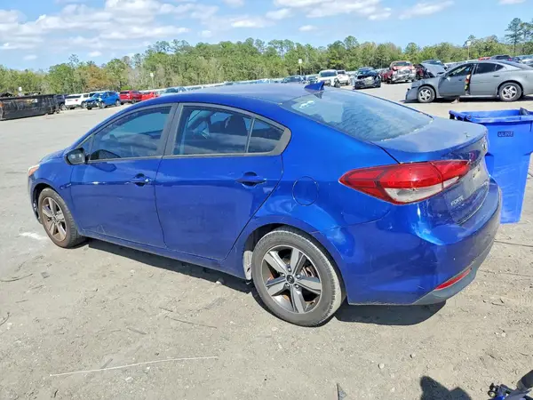 3KPFL4A7XJE234725 2018 KIA FORTE - Image 2
