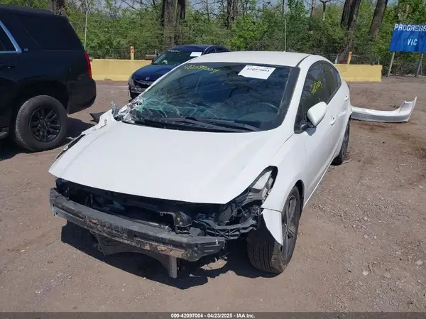 3KPFL4A7XJE235390 2018 KIA FORTE - Image 2