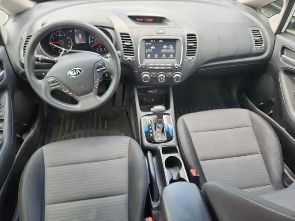 3KPFL4A7XJE235454 2018 KIA FORTE - Image 8