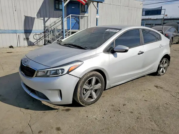 3KPFL4A7XJE240928 2018 KIA FORTE - Image 1