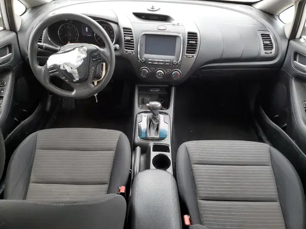 3KPFL4A7XJE241478 2018 KIA FORTE - Image 8