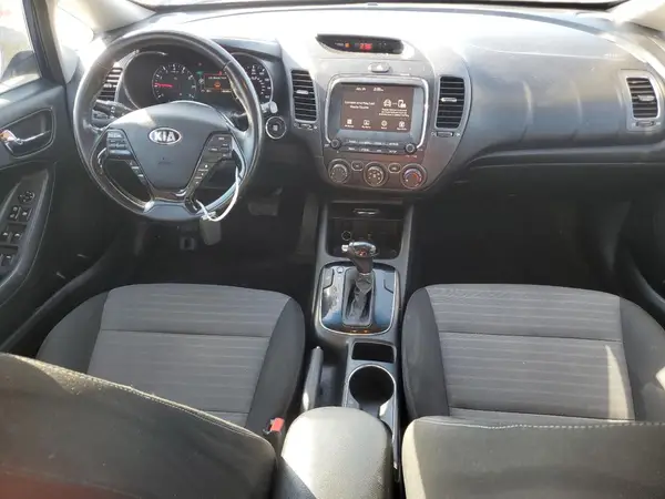 3KPFL4A7XJE241514 2018 KIA FORTE - Image 8
