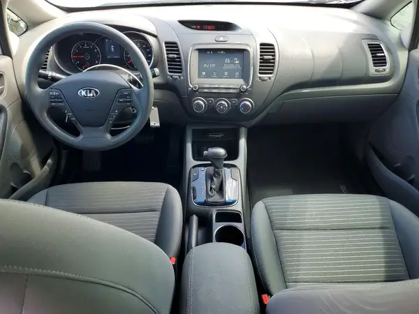 3KPFL4A7XJE242579 2018 KIA FORTE - Image 8