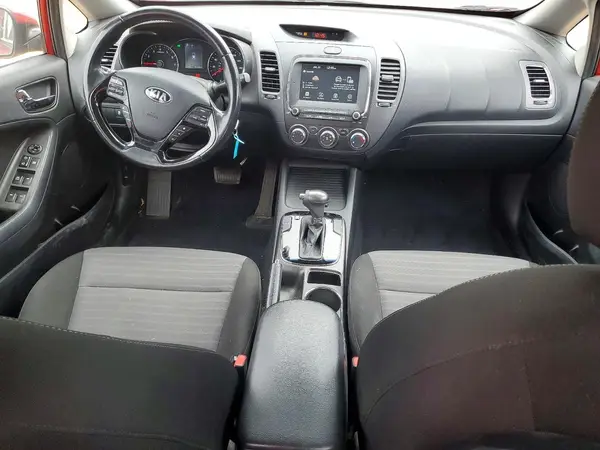3KPFL4A7XJE243019 2018 KIA FORTE - Image 8