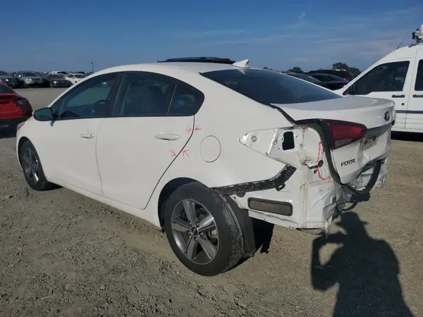 3KPFL4A7XJE244462 2018 KIA FORTE - Image 2