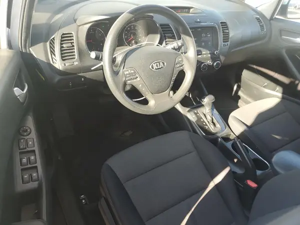 3KPFL4A7XJE244462 2018 KIA FORTE - Image 8
