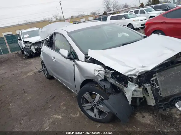 3KPFL4A7XJE244610 2018 KIA FORTE - Image 1