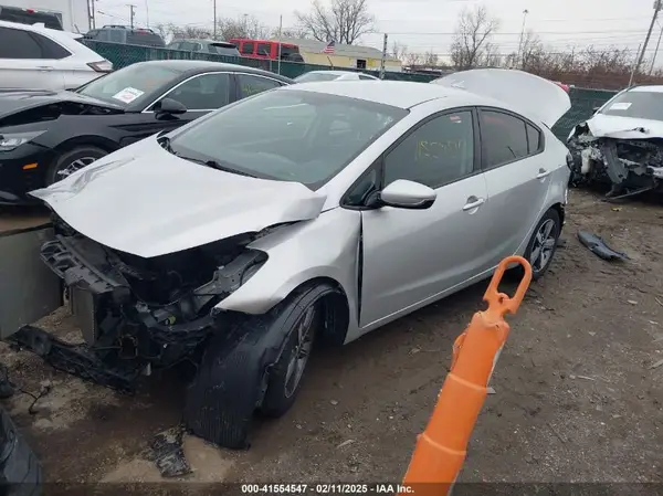 3KPFL4A7XJE244610 2018 KIA FORTE - Image 2