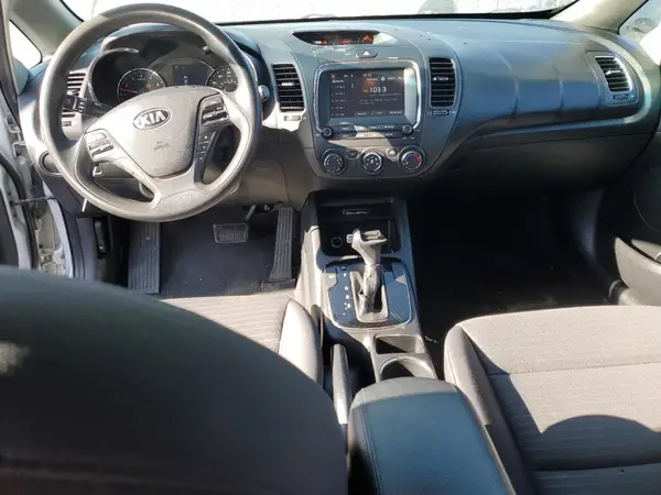 3KPFL4A7XJE244798 2018 KIA FORTE - Image 8
