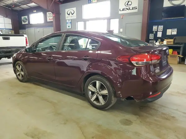 3KPFL4A7XJE244865 2018 KIA FORTE - Image 2