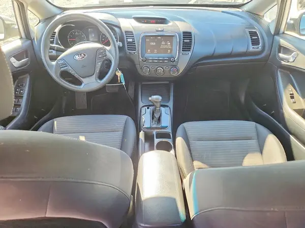 3KPFL4A7XJE245076 2018 KIA FORTE - Image 8