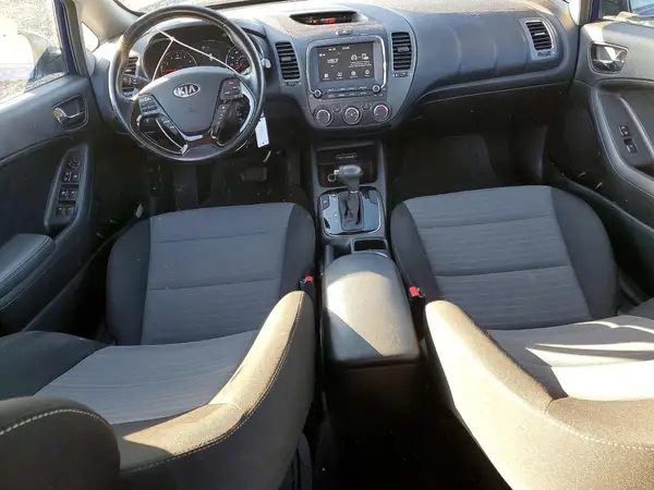 3KPFL4A7XJE246311 2018 KIA FORTE - Image 8