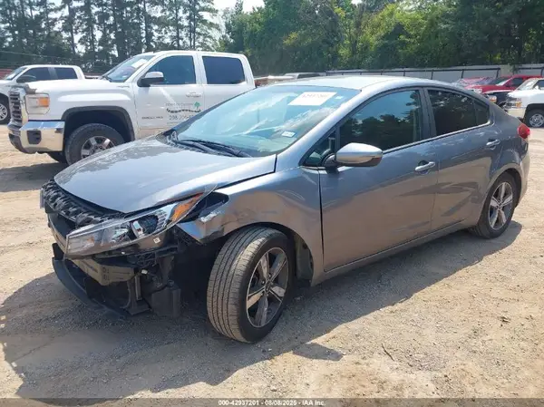 3KPFL4A7XJE247202 2018 KIA FORTE - Image 2