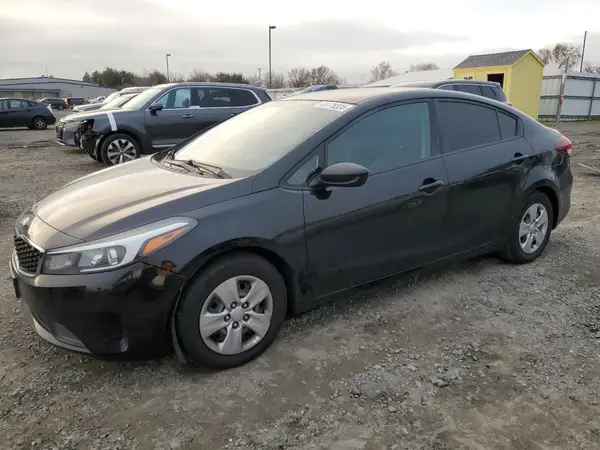 3KPFL4A7XJE249175 2018 KIA FORTE - Image 1