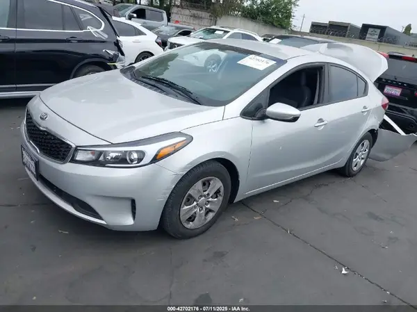 3KPFL4A7XJE249791 2018 KIA FORTE - Image 2