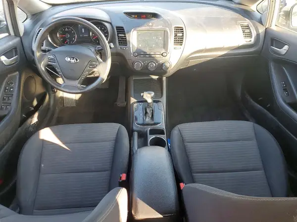 3KPFL4A7XJE250181 2018 KIA FORTE - Image 8