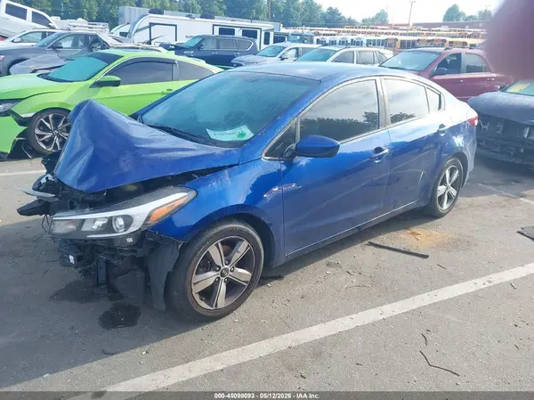 3KPFL4A7XJE250696 2018 KIA FORTE - Image 2