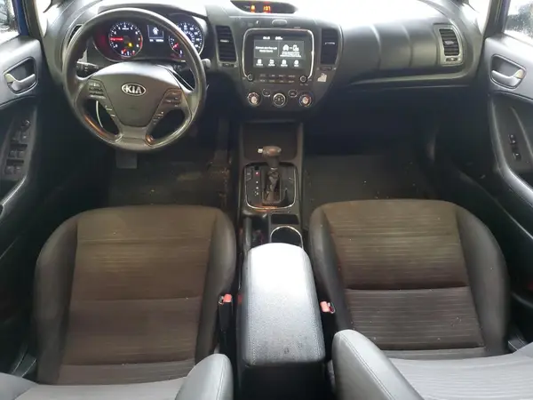 3KPFL4A7XJE253582 2018 KIA FORTE - Image 8