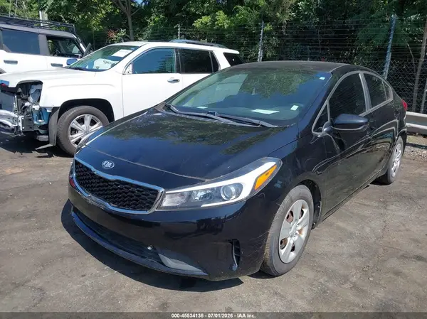 3KPFL4A7XJE256112 2018 KIA FORTE - Image 2
