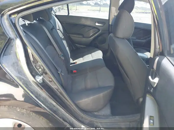 3KPFL4A7XJE256112 2018 KIA FORTE - Image 8